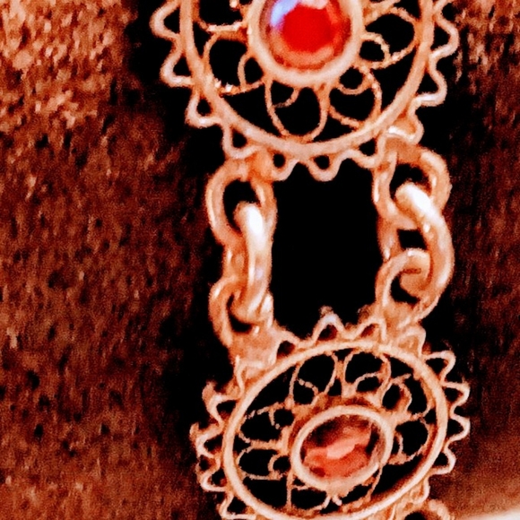 Sterling Silver 9.25 Red Ruby Gemstone Flower Design Pattern Cluster Bracelet. - Picture 11 of 11